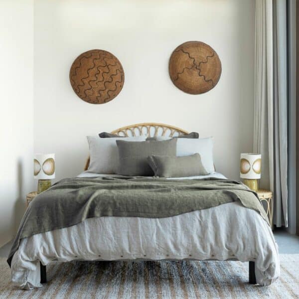 Coussin en lin 30x60 cm COMICS Vetiver BEDANDPHILOSOPHY – Image 3